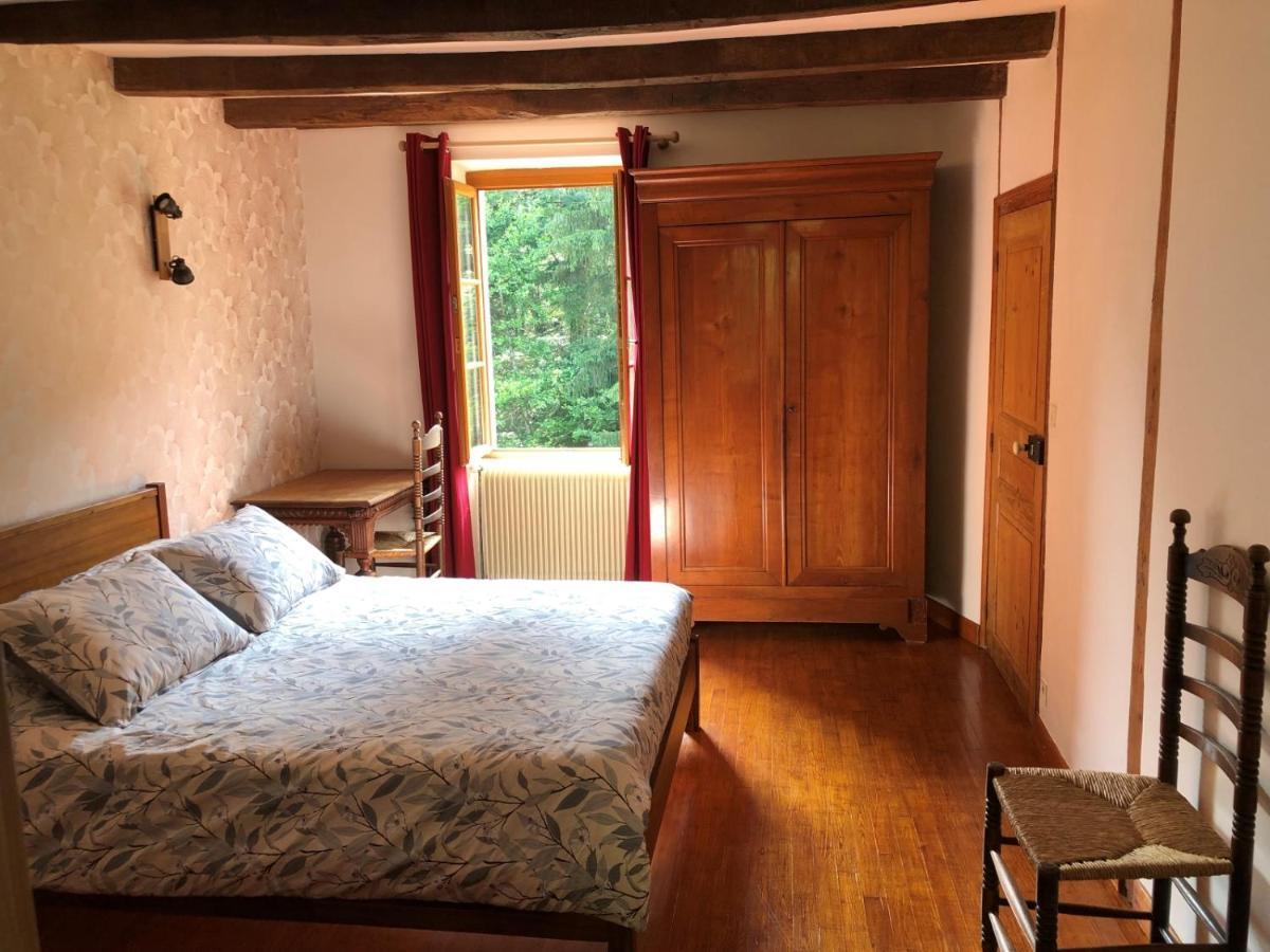 Le Moulin De La Farge B&B Saint-Moreil Екстериор снимка